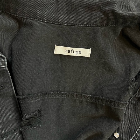 Distressed black jean jacket - Picture 4 of 7